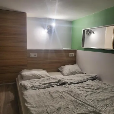 Economy And Budapeste