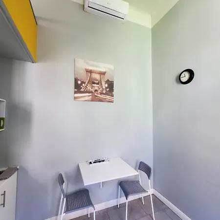 شقة Economy And بودابست