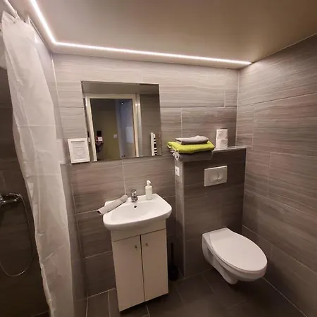 Economy And Apartman Budapest